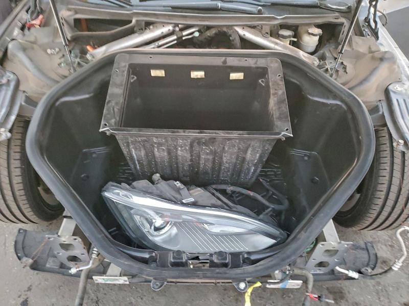 Photo 11 from auction – 2014 TESLA MODEL S with VIN 5YJSA1H10EFP32887