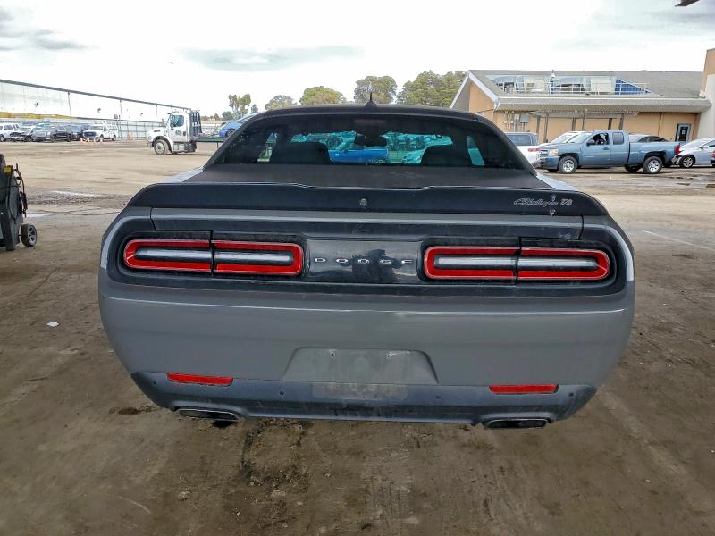 Photo 6 from auction – 2017 DODGE CHALLENGER with VIN 2C3CDZBT2HH573135