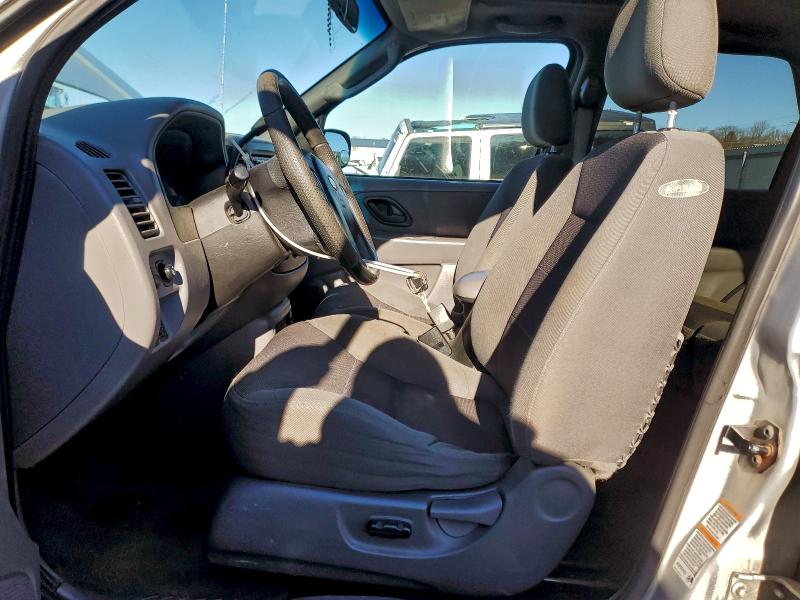 Zdjęcie 7 z aukcji – 2002 FORD ESCAPE XLT z VIN 1FMCU04182KA37756