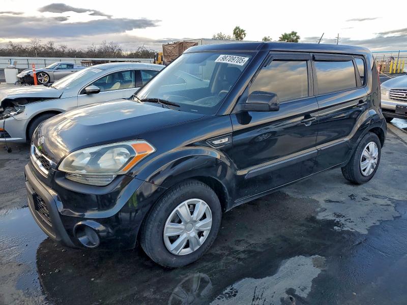 KIA SOUL 2012 with VIN KNDJT2A54C7744858 - Photo from auction