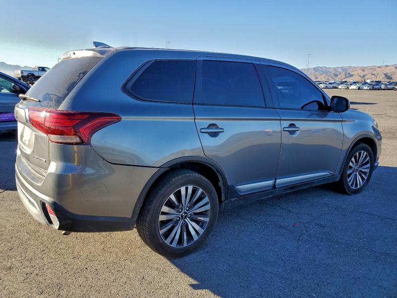 Photo 3 from auction – 2019 MITSUBISHI OUTLANDER with VIN JA4AD2A30KZ012414
