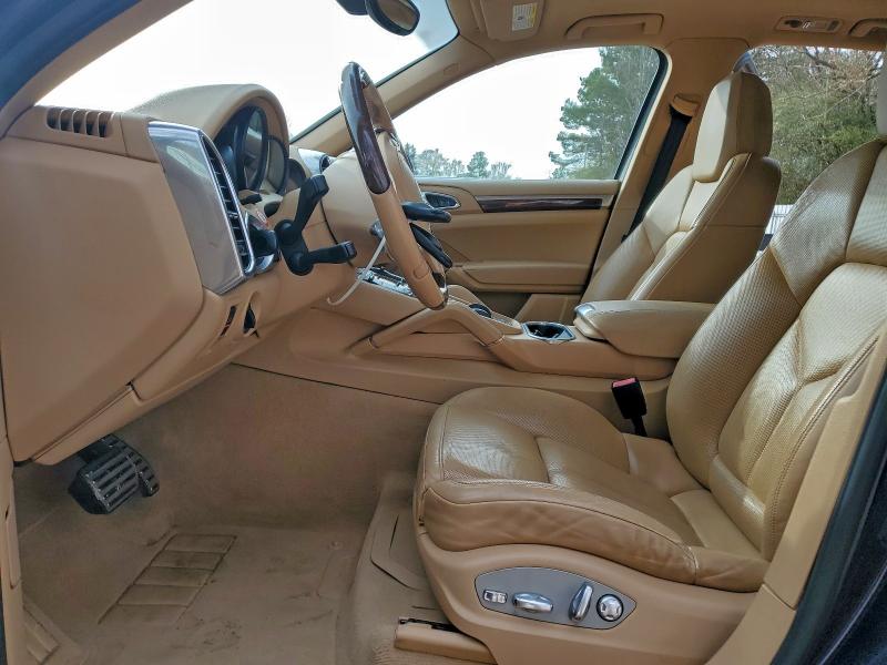 Photo 7 from auction – 2012 PORSCHE CAYENNE S with VIN WP1AE2A26CLA92458