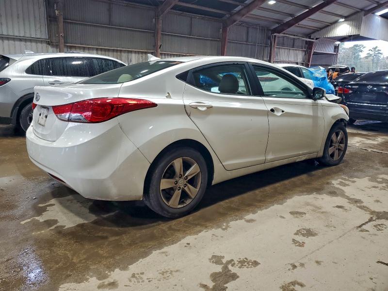 Photo 3 from auction – 2012 HYUNDAI ELANTRA GL with VIN 5NPDH4AE6CH074087