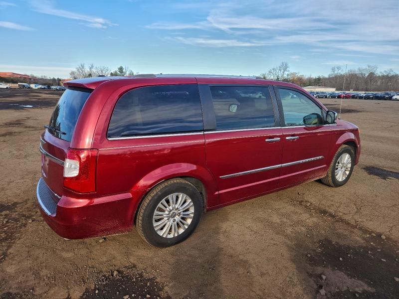 Photo 3 from auction – 2014 CHRYSLER TOWN & COU with VIN 2C4RC1GG1ER464239