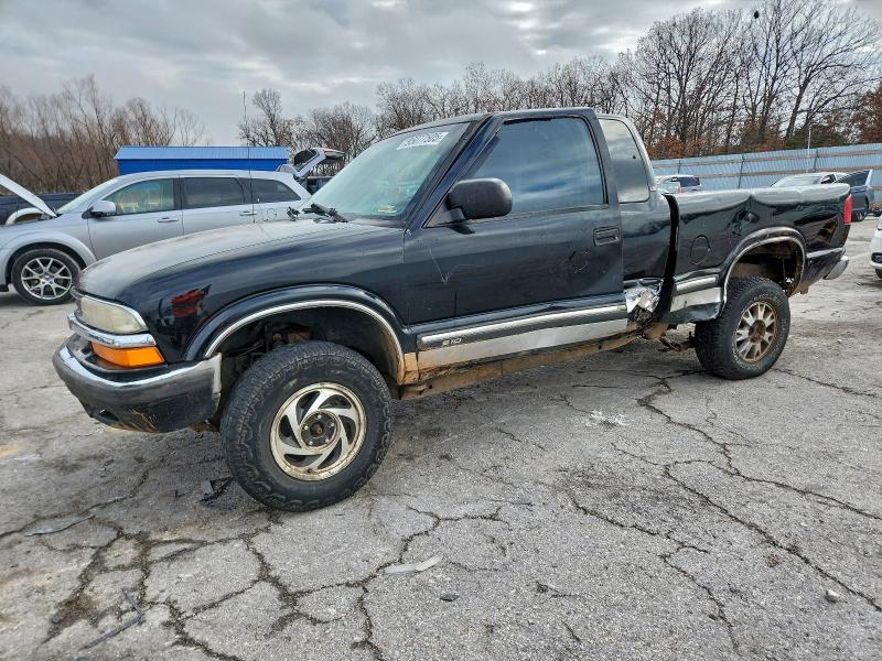 CHEVROLET S10 2001 with VIN 1GCDT19W41K135350 - Photo from auction