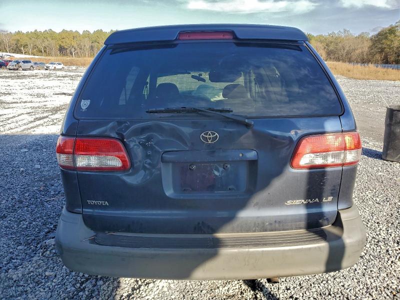 Photo 6 from auction – 2002 TOYOTA SIENNA LE with VIN 4T3ZF13C82U499209