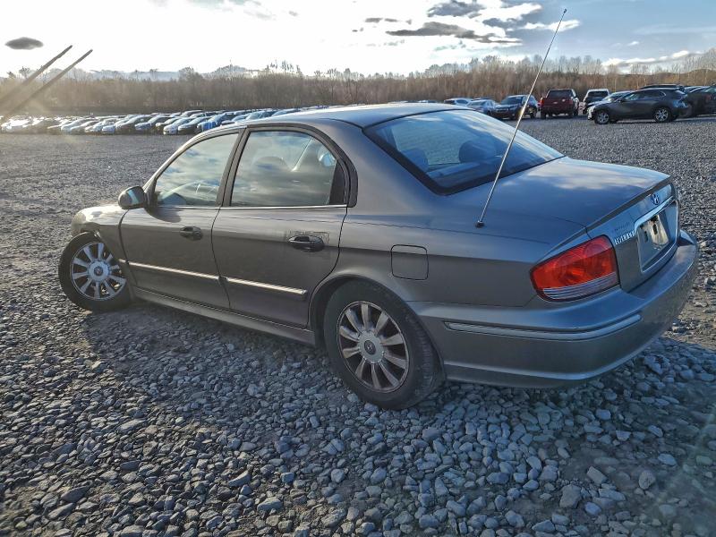 Photo 2 from auction – 2004 HYUNDAI SONATA GLS with VIN KMHWF35H44A954822