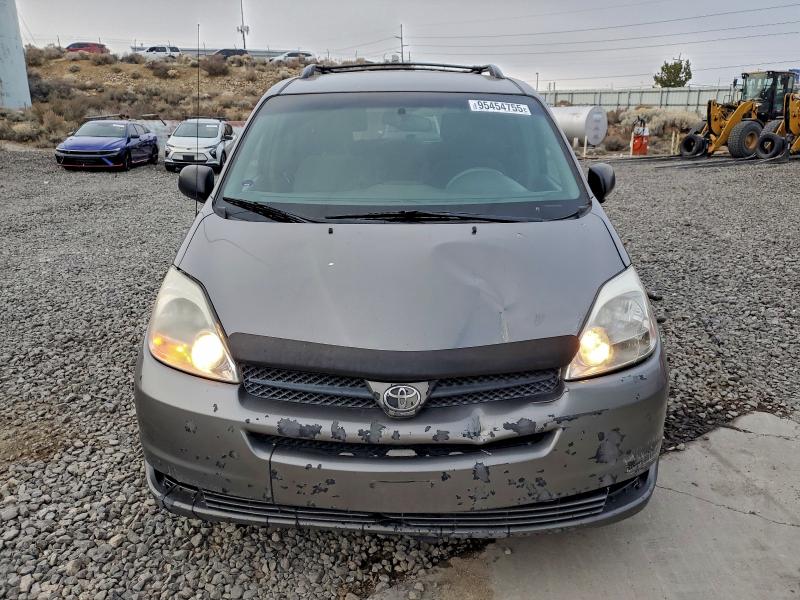 Photo 5 from auction – 2005 TOYOTA SIENNA LE with VIN 5TDBA23C05S048898