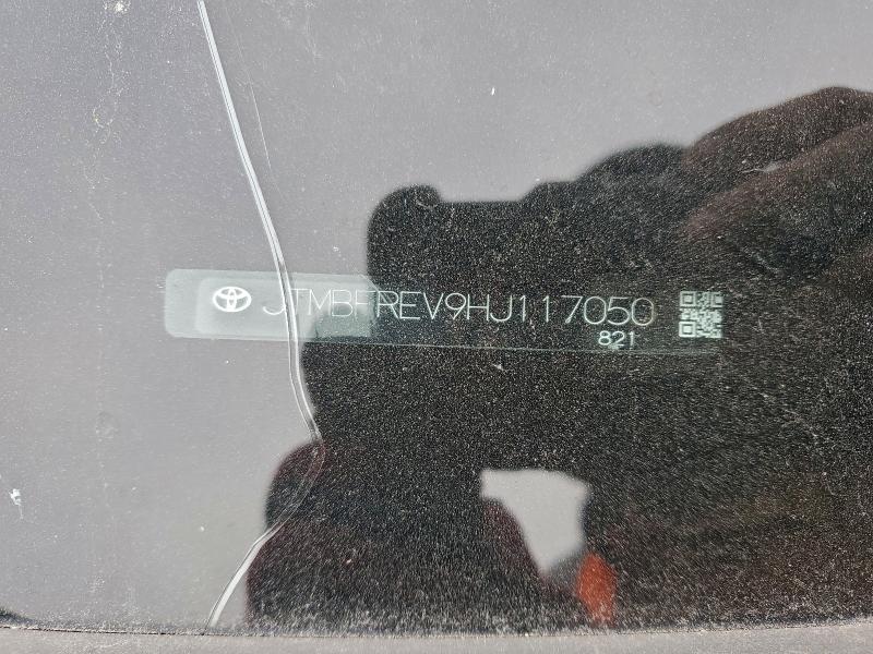 Photo 14 from auction – 2017 TOYOTA RAV4 SE with VIN JTMBFREV9HJ117050