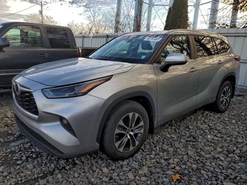 TOYOTA HIGHLANDER 2023 with VIN 5TDKDRBH2PS527663 - Photo from auction