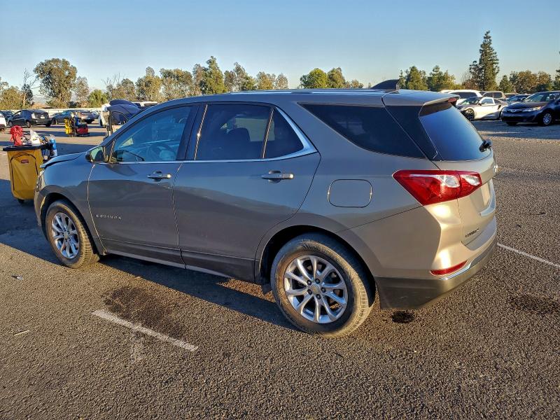 Photo 2 from auction – 2018 CHEVROLET EQUINOX LT with VIN 3GNAXJEV7JS548492