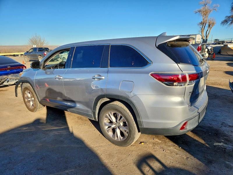Photo 2 from auction – 2015 TOYOTA HIGHLANDER with VIN 5TDZKRFH0FS072681