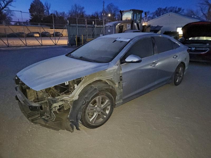 HYUNDAI SONATA LIM 2019 with VIN 5NPE34AF8KH752669 - Photo from auction