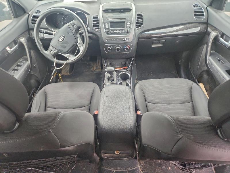 Photo 8 from auction – 2014 KIA SORENTO LX with VIN 5XYKTDA72EG516705