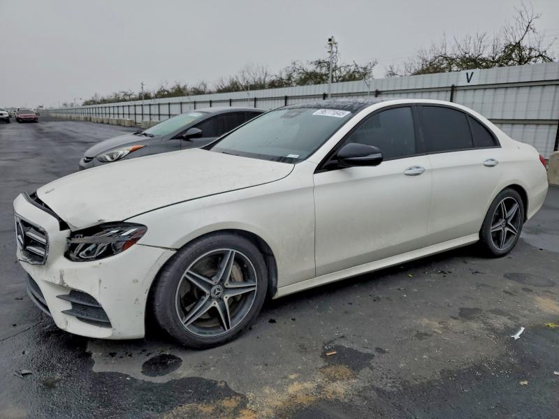 MERCEDES-BENZ E 300 2018 with VIN WDDZF4JB7JA315859 - Photo from auction