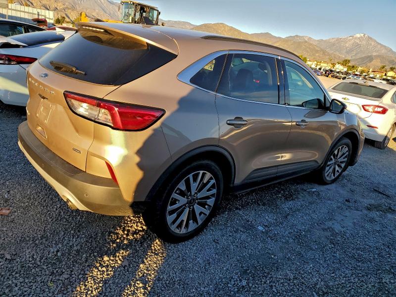 Photo 3 from auction – 2020 FORD ESCAPE TIT with VIN 1FMCU0DZ4LUB69781