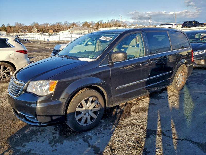 Photo 1 from auction – 2016 CHRYSLER TOWN & COU with VIN 2C4RC1BG6GR127205