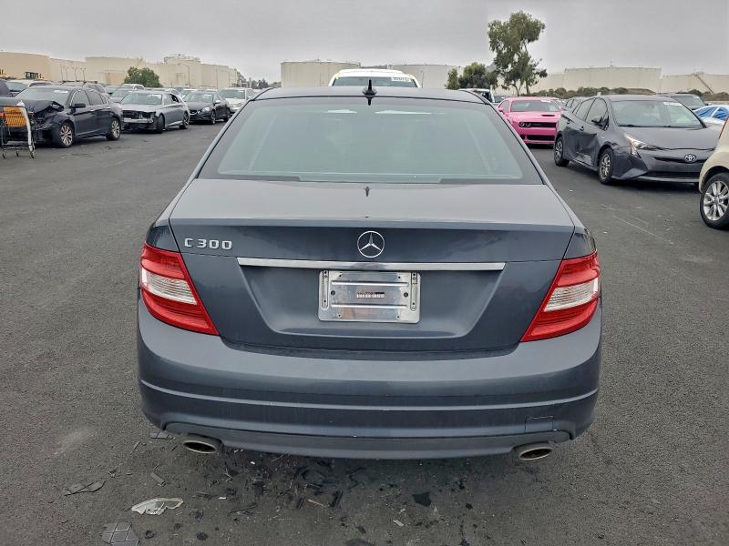 Photo 6 from auction – 2011 MERCEDES-BENZ C 300 with VIN WDDGF5EB4BA476355