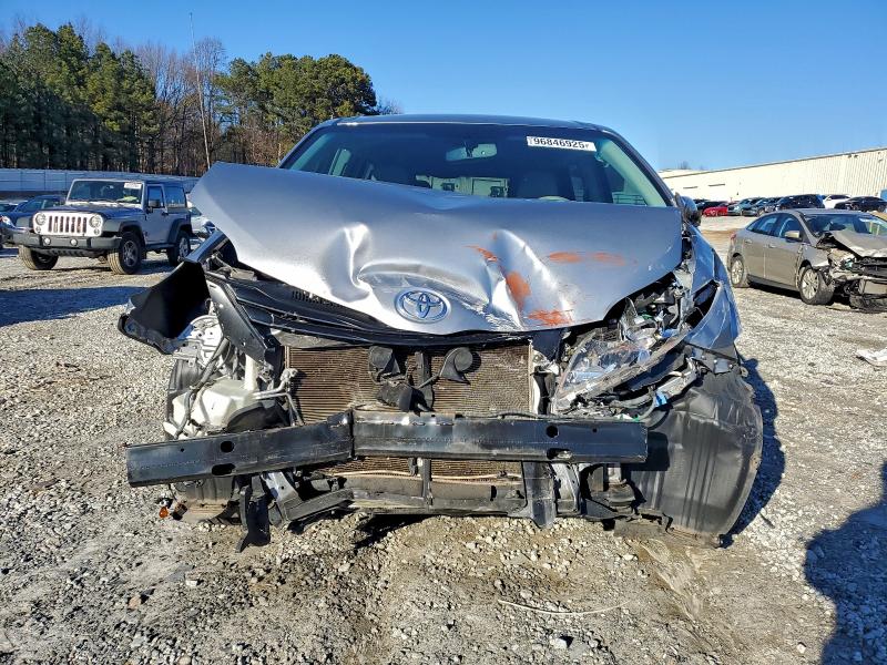 Photo 5 from auction – 2013 TOYOTA SIENNA LE with VIN 5TDKK3DC7DS376934