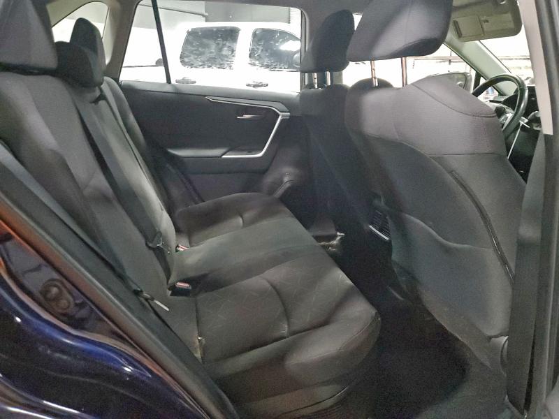 Photo 10 from auction – 2021 TOYOTA RAV4 XLE with VIN JTMR6RFVXMD007937