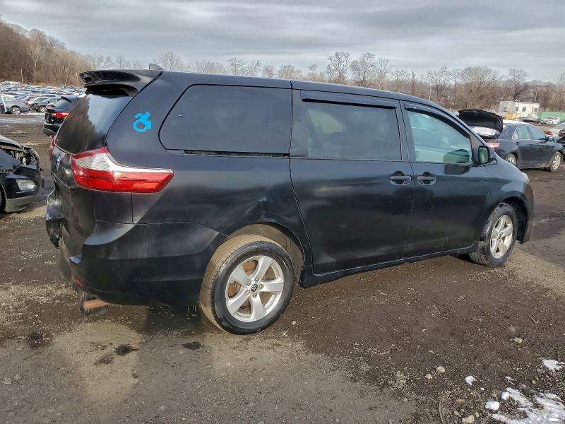 Photo 3 from auction – 2020 TOYOTA SIENNA with VIN 5TDZZ3DCXLS084803
