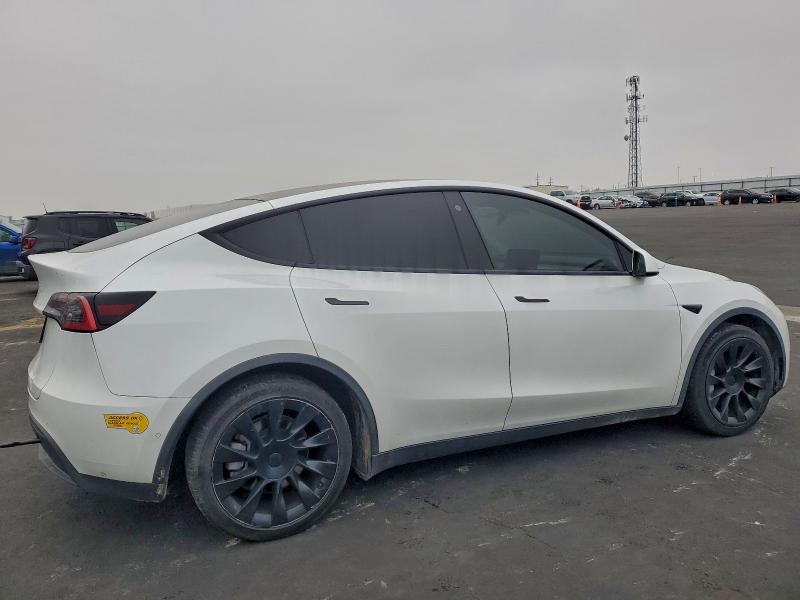 Photo 3 from auction – 2021 TESLA MODEL Y with VIN 5YJYGDED0MF103735