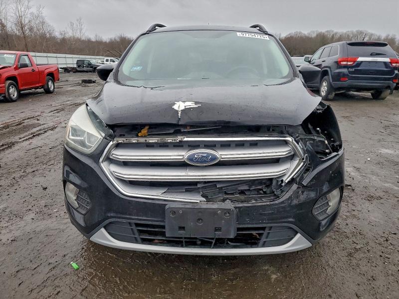 صورة رقم 5 من المزاد - 2017 FORD ESCAPE SE مع VIN 1FMCU9GD6HUD14105