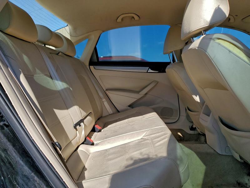Photo 10 from auction – 2015 VOLKSWAGEN PASSAT S with VIN 1VWAT7A31FC070303