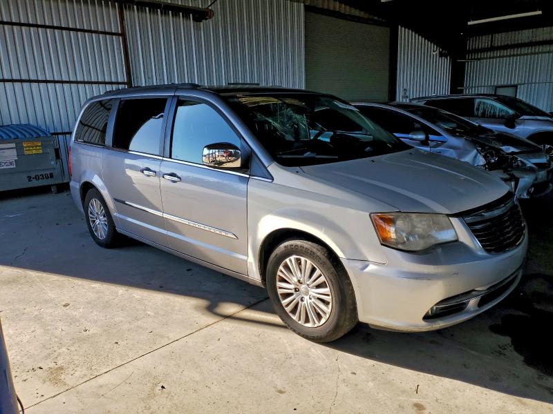 Photo 4 from auction – 2013 CHRYSLER TOWN & COU with VIN 2C4RC1CG0DR708340