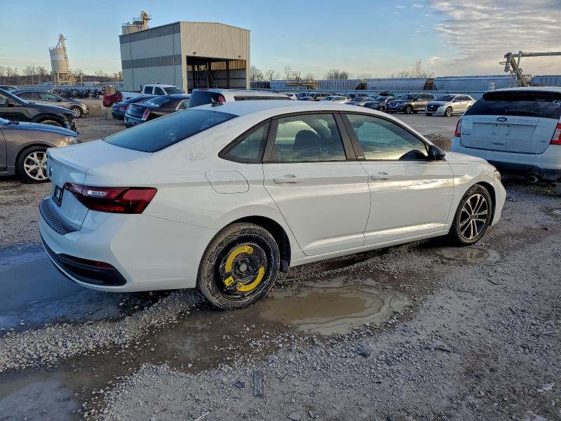 Photo 3 from auction – 2024 VOLKSWAGEN JETTA SPOR with VIN 3VWBM7BU0RM045811
