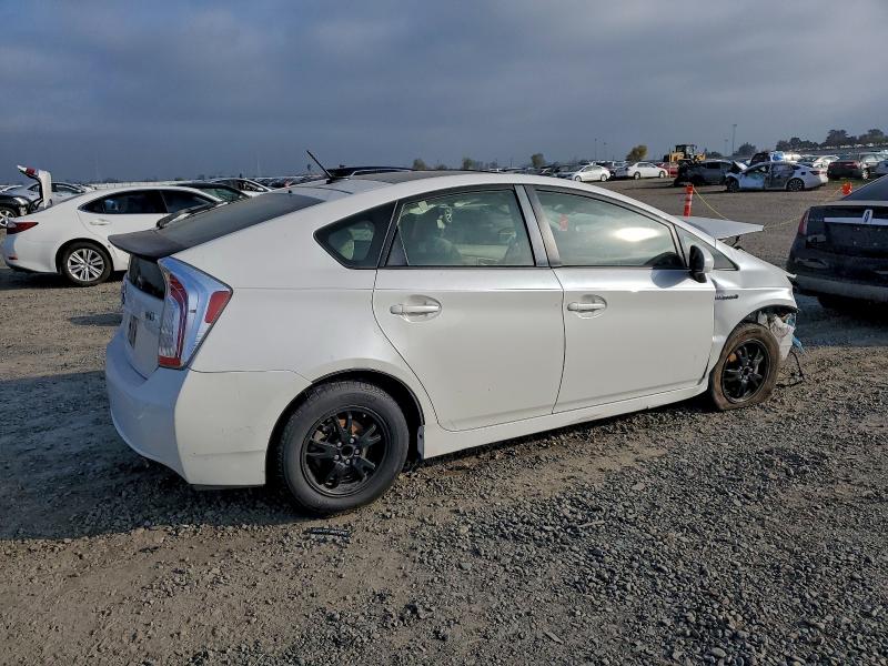 Photo 3 from auction – 2015 TOYOTA PRIUS with VIN JTDKN3DU4F0399061