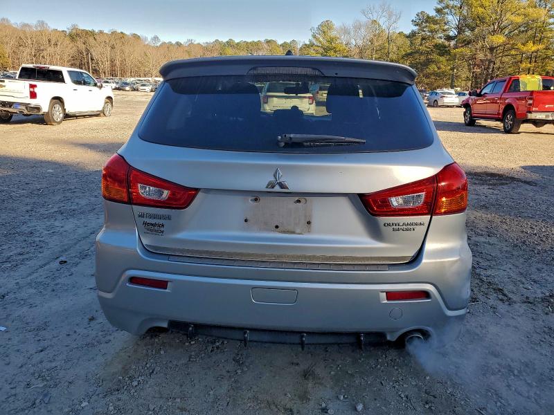 Photo 6 from auction – 2011 MITSUBISHI OUTLANDER with VIN JA4AR4AU1BZ014789