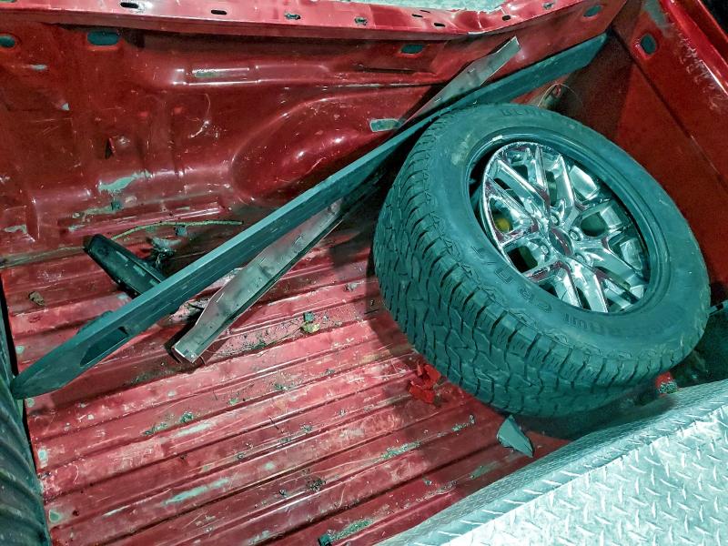 Photo 12 from auction – 2017 CHEVROLET SILVERADO with VIN 3GCUKREC9HG507649