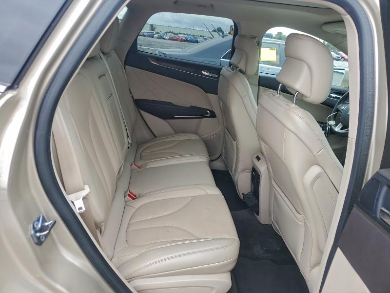 Photo 10 from auction – 2017 LINCOLN MKC RESERV with VIN 5LMCJ3C93HUL62908