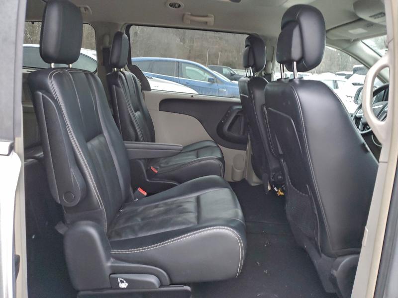 Photo 11 from auction – 2012 CHRYSLER TOWN & COU with VIN 2C4RC1CG7CR266297