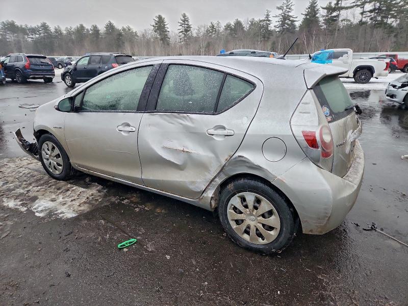 Photo 2 from auction – 2013 TOYOTA PRIUS C with VIN JTDKDTB35D1554219