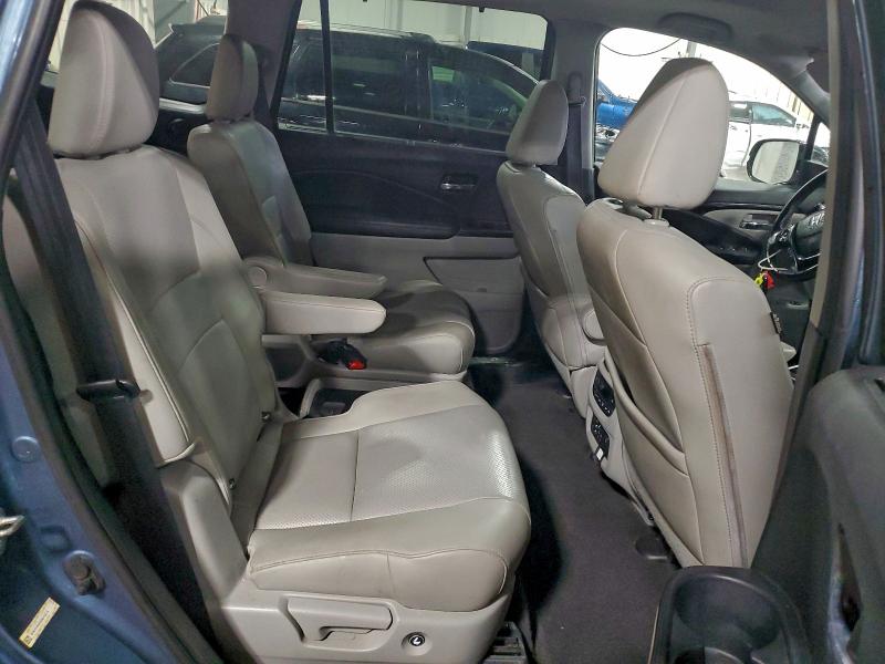 Photo 11 from auction – 2016 HONDA PILOT ELIT with VIN 5FNYF6H09GB070276