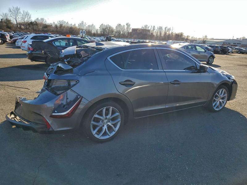 Photo 3 from auction – 2019 ACURA ILX with VIN 19UDE2F31KA014021