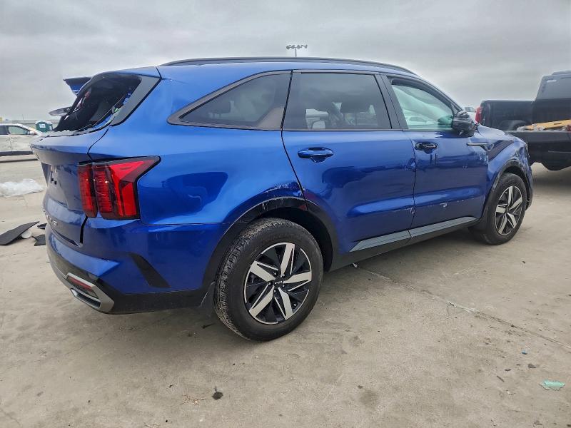 Photo 3 from auction – 2022 KIA SORENTO EX with VIN 5XYRH4LF1NG092860