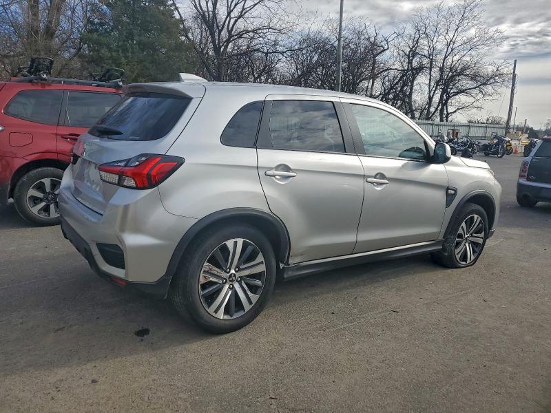 Photo 3 from auction – 2022 MITSUBISHI OUTLANDER with VIN JA4ARUAU5NU010293
