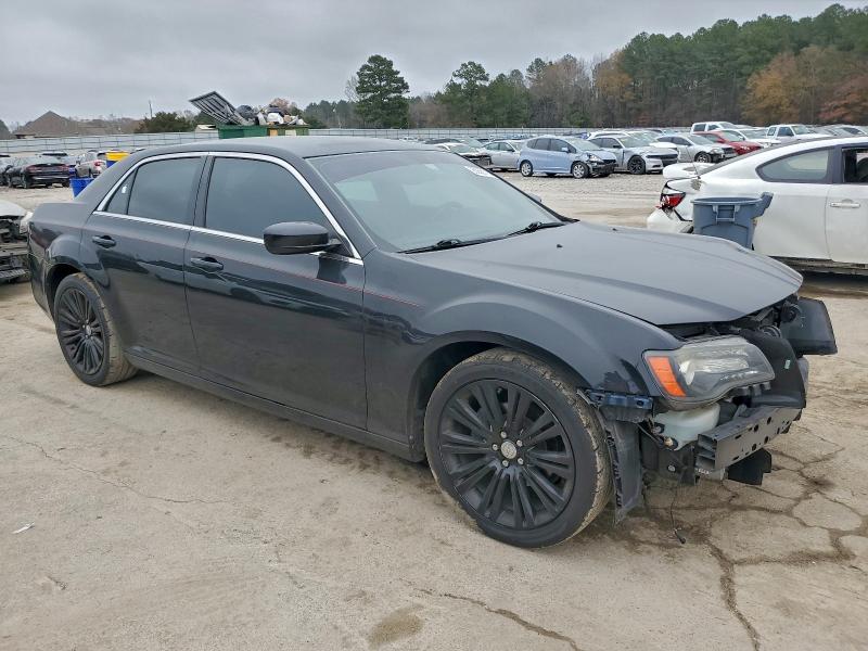 Photo 4 from auction – 2013 CHRYSLER 300 with VIN 2C3CCABG0DH621782