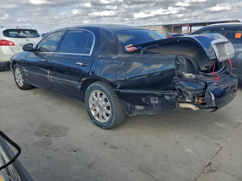 Photo 2 from auction – 2011 LINCOLN TOWN CAR S with VIN 2LNBL8CV8BX755600