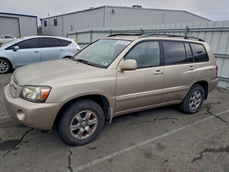 TOYOTA HIGHLANDER 2005 with VIN JTEEP21A850068148 - Photo from auction