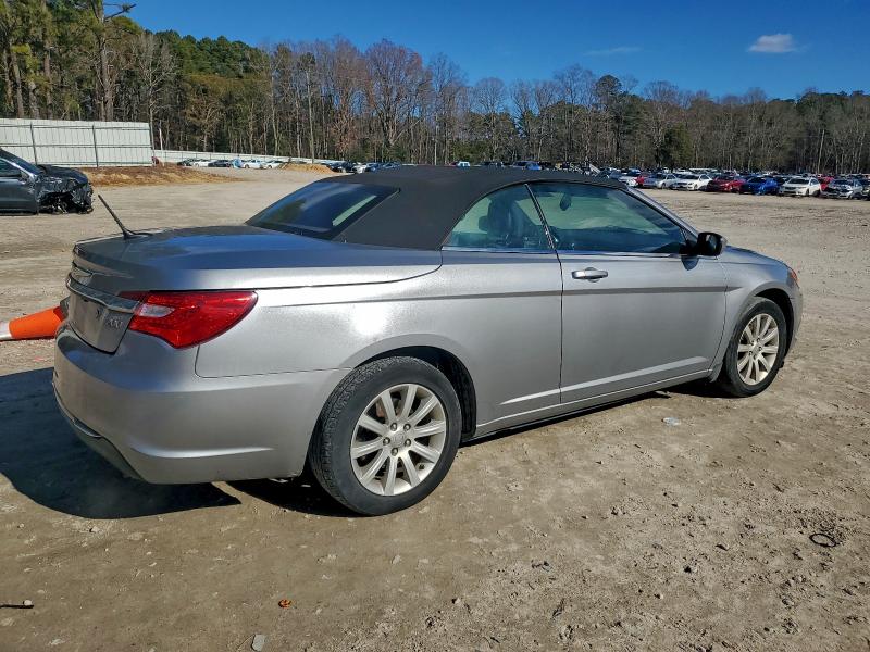 Photo 3 from auction – 2013 CHRYSLER 200 with VIN 1C3BCBEB5DN511772