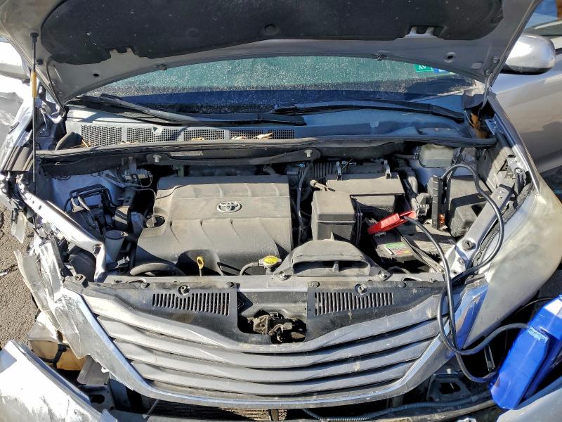 Zdjęcie 12 z aukcji – 2013 TOYOTA SIENNA XLE z VIN 5TDDK3DC8DS053632