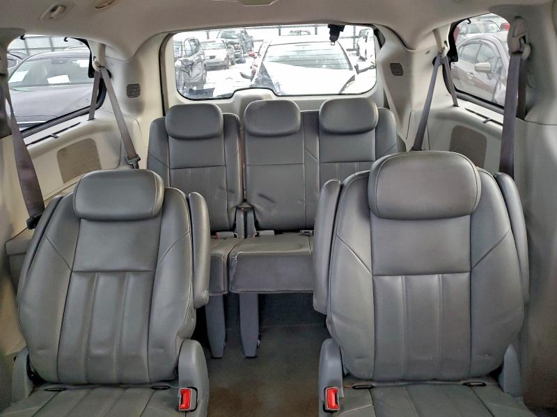 Photo 10 from auction – 2008 CHRYSLER TOWN & COU with VIN 2A8HR54P28R841034