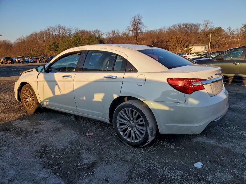 Photo 2 from auction – 2012 CHRYSLER 200 LIMITE with VIN 1C3CCBCB8CN162032