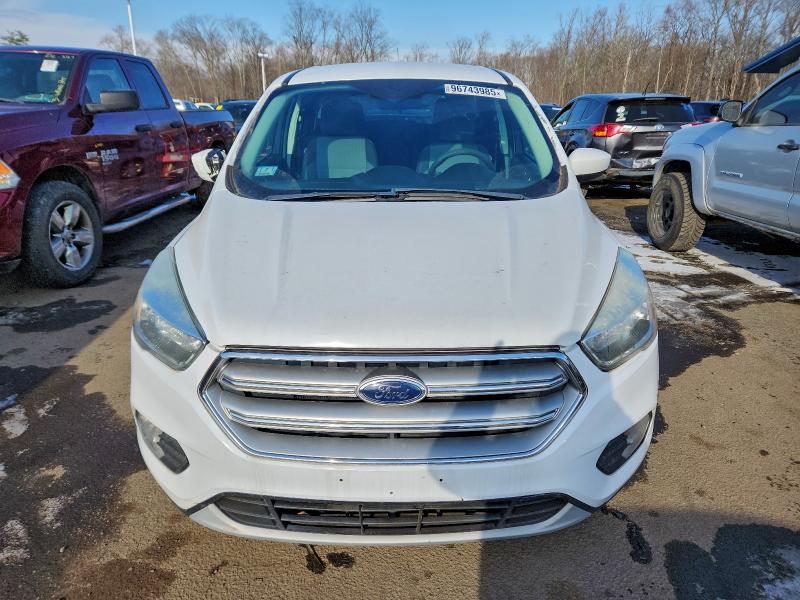 Photo 5 from auction – 2017 FORD ESCAPE SE with VIN 1FMCU9GD4HUD32666
