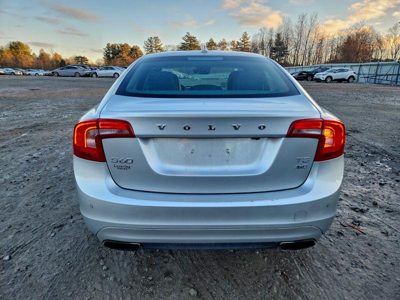 Photo 6 from auction – 2015 VOLVO S60 PREMIE with VIN YV1612TK2F2334957
