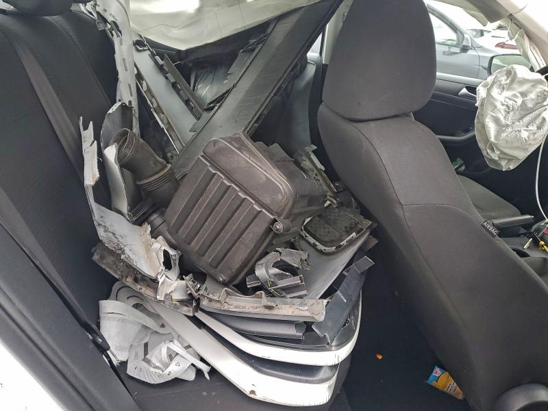 Photo 10 from auction – 2015 VOLKSWAGEN JETTA BASE with VIN 3VW2K7AJ4FM248421